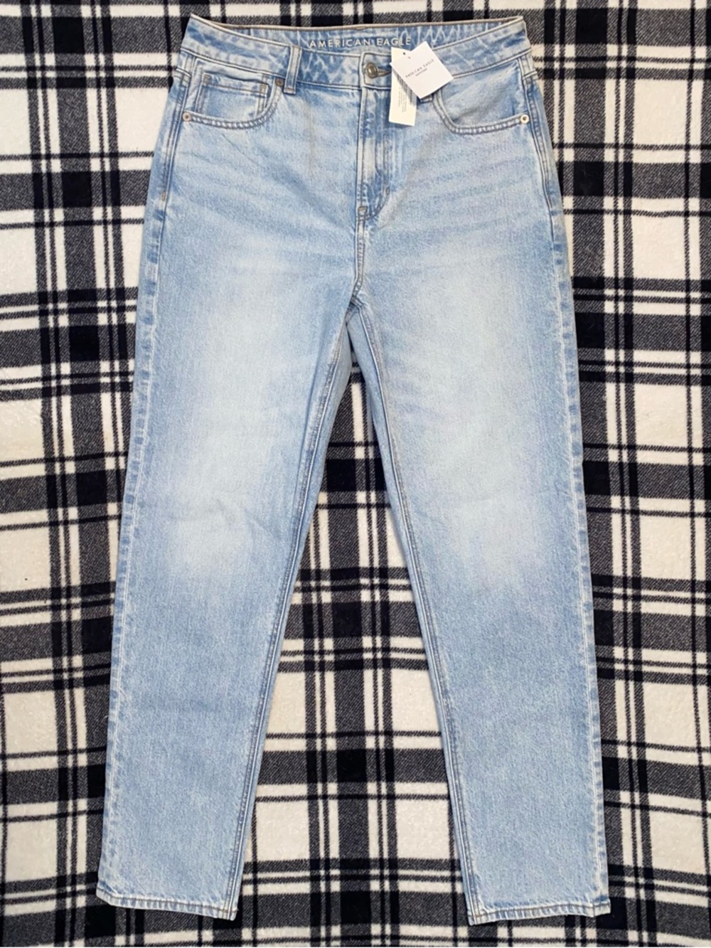 NWT American Eagle Outfitters Mom Jeans